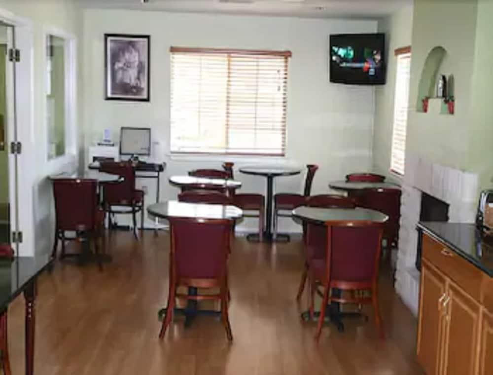 Days Inn By Wyndham Kerrville Esterno foto