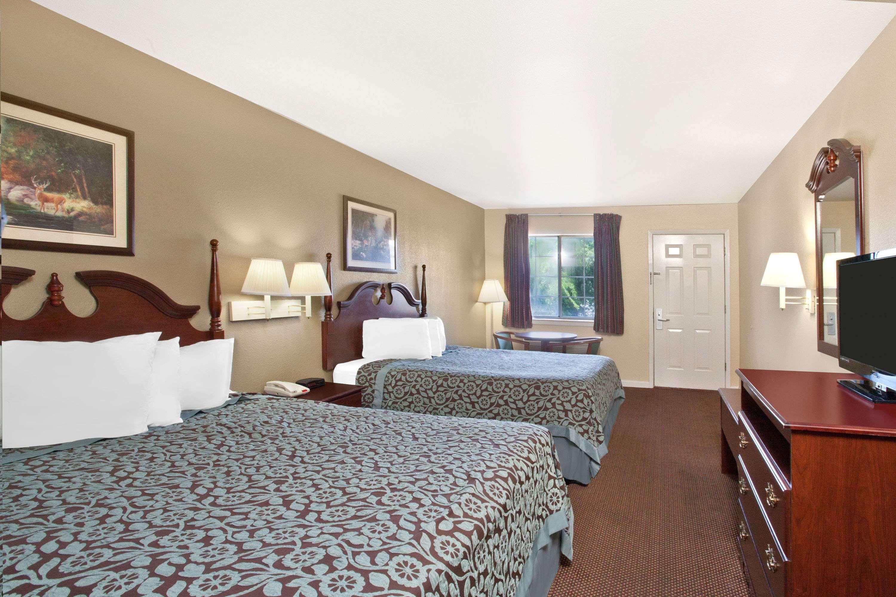 Days Inn By Wyndham Kerrville Esterno foto
