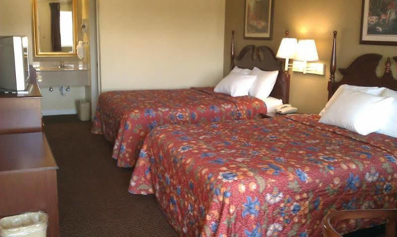 Days Inn By Wyndham Kerrville Esterno foto